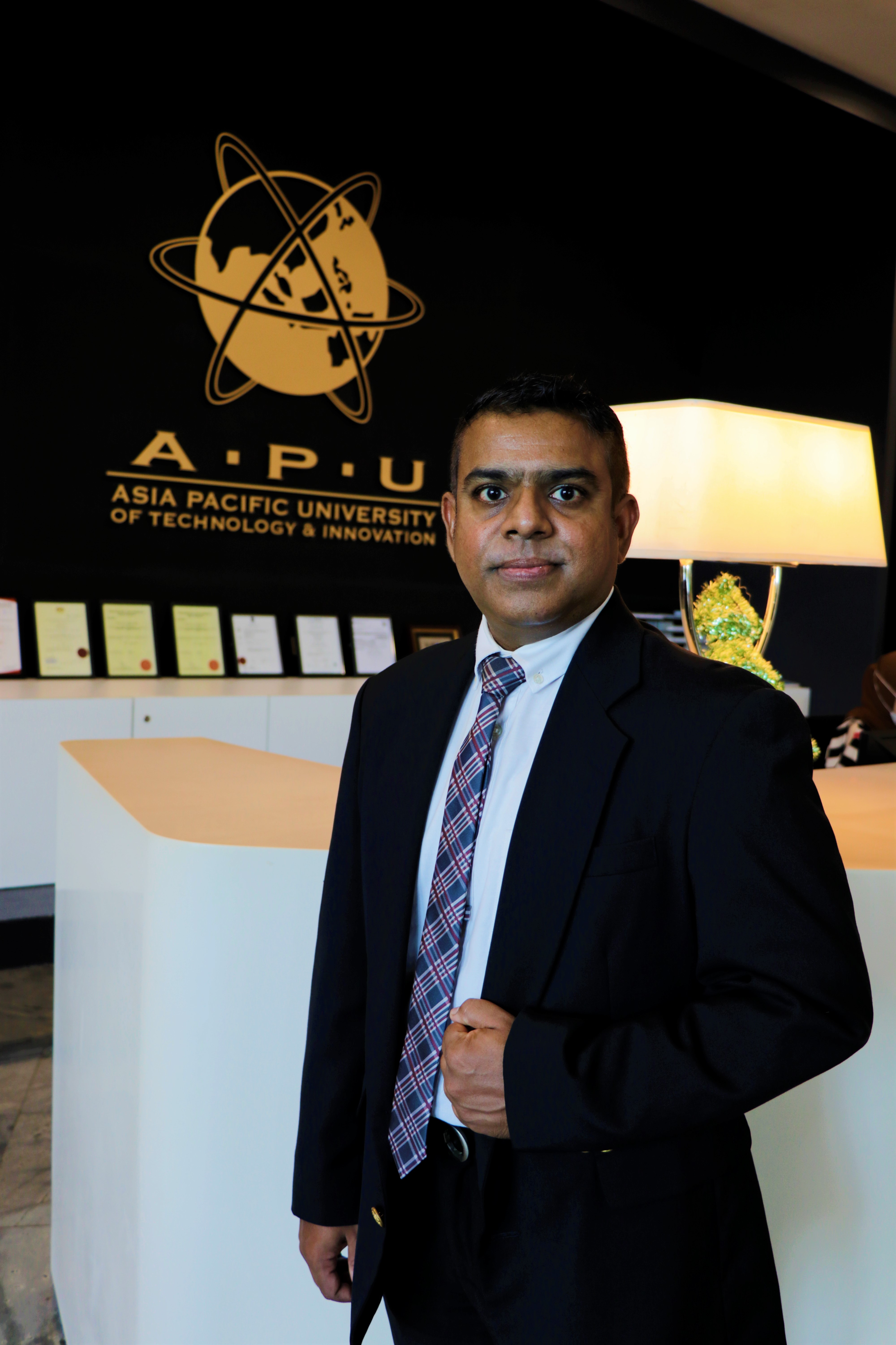 Prof. Dr. Ir. Eur.Ing. Ts. Vinesh Thiruchelvam